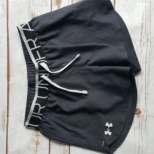 Girls under Armour shorts. Size Medium. EUC